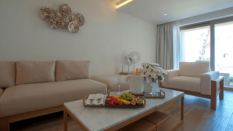 Emerald Suite Beachfront (Haute Living) 